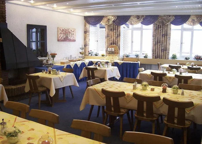 Zur Wegelnburg מלון 3*